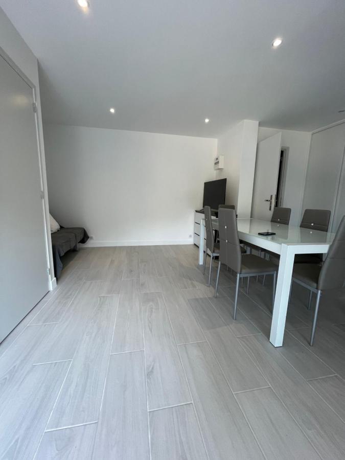 Appartement Bas De Villa Avec Piscine Privee Partagee Proche Bord De Mer カーニュ・シュル・メール エクステリア 写真